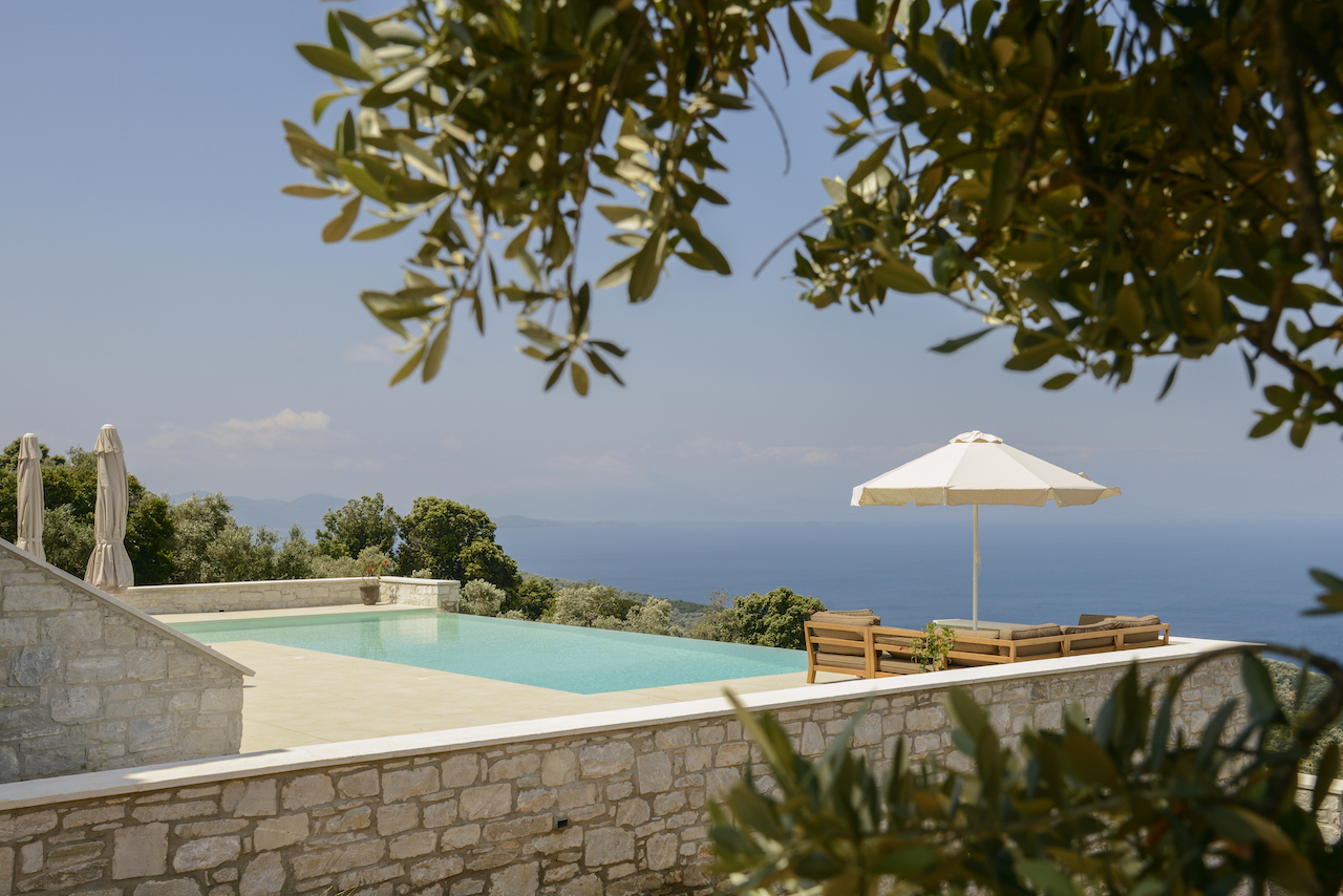 Boutique Family Friendly Greek B&B With Amazing Views, MOOOOD B&B